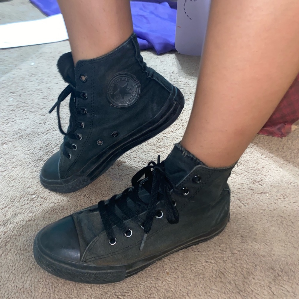 Black high top converse
